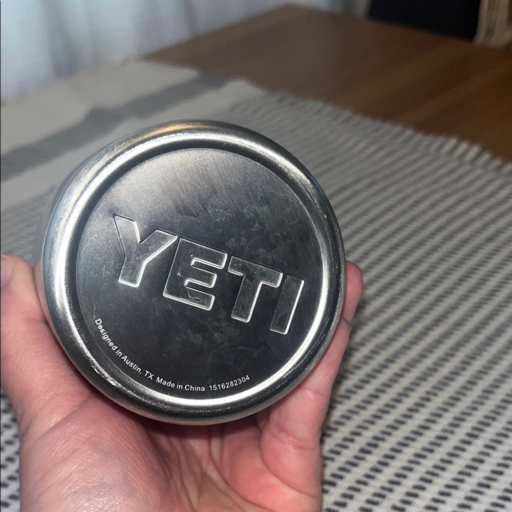 YETI Stainless Steel Tumbler Lid 20 oz - Picture 2 of 4